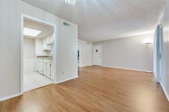 12830 Midway Rd in Dallas, TX - Building Photo - Building Photo