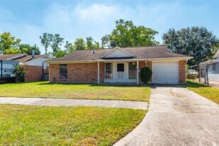 10914 Keese Dr in Houston, TX - Building Photo