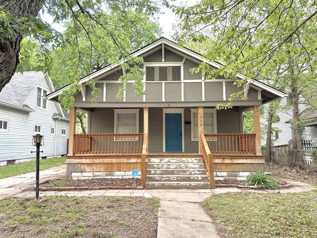 property at 136 S Green St