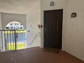 8960 NW 97th Ave in Doral, FL - Building Photo - Building Photo