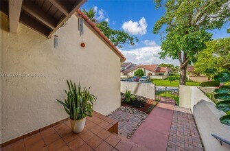 6637 NW 181st Ln in Hialeah, FL - Building Photo - Building Photo