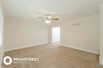 1109 NE Columbus St in Lee's Summit, MO - Building Photo - Building Photo