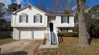 1462 Shenta Oak Dr in Norcross, GA - Building Photo