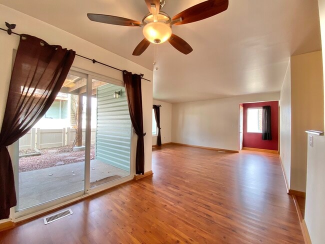 1855 Icarus Dr, Unit A in Lafayette, CO - Foto de edificio - Building Photo