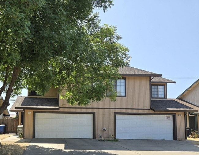 property at 1911 Glen Ridge Dr