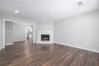 4056 Coopers Hill Dr SE in Smyrna, GA - Building Photo - Building Photo