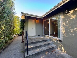 32 Griggs Ln in Napa, CA - Building Photo - Building Photo