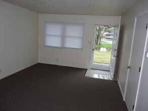 852 E Dawn Dr, Unit 852 East Dawn Dr. in Terre Haute, IN - Building Photo - Building Photo