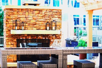 300 S Church St in Charlotte, NC - Building Photo - Building Photo