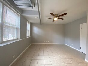 4241 N Kenmore Ave, Unit G6 in Chicago, IL - Building Photo - Building Photo