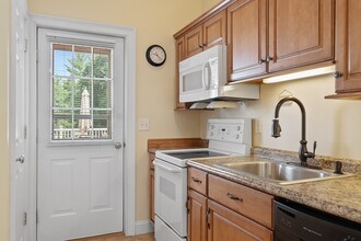 7 Charles Pl, Unit A in Pepperell, MA - Building Photo - Building Photo