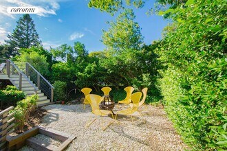 46 Cliff Dr in Sag Harbor, NY - Building Photo - Building Photo