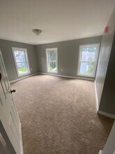 70 Church St-Unit -Unit 2 in Livermore Falls, ME - Building Photo - Building Photo