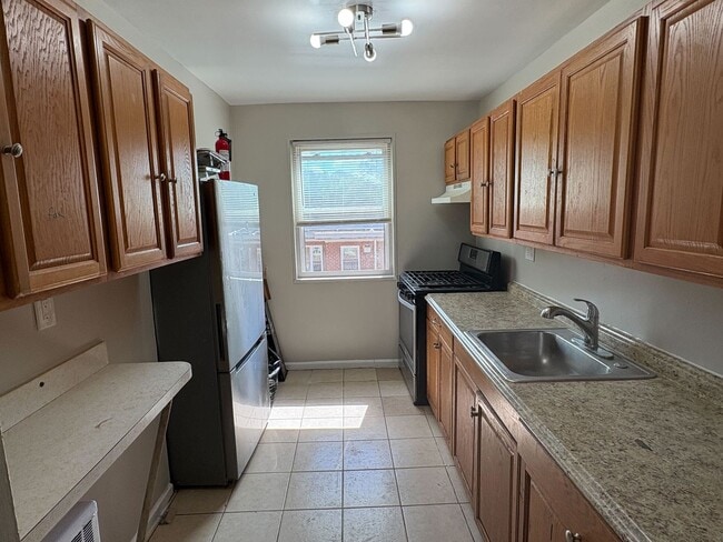 property at 2311 Altamont Pl SE
