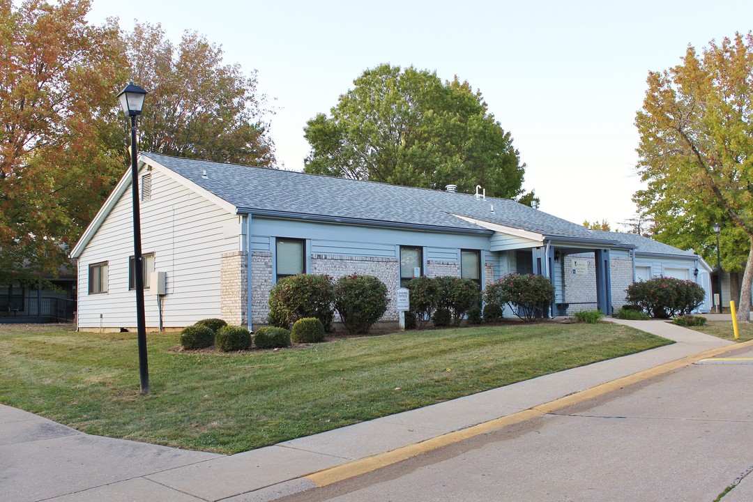 Meadow Glen Apartments in St. Louis, MO - Building Photo