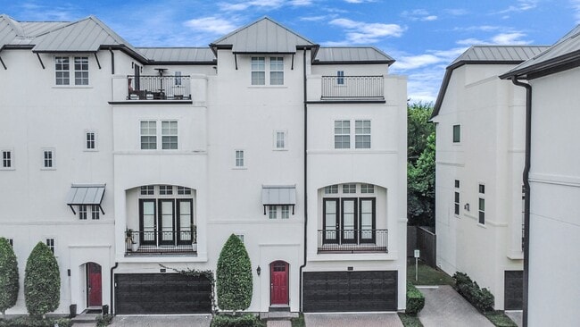 8926 Lakeshore Bend Dr in Houston, TX - Foto de edificio - Building Photo