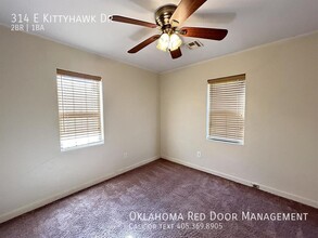 314 E Kittyhawk Dr in Midwest City, OK - Building Photo - Building Photo