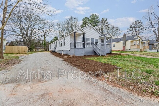 305 Buncombe St in Greer, SC - Building Photo - Building Photo