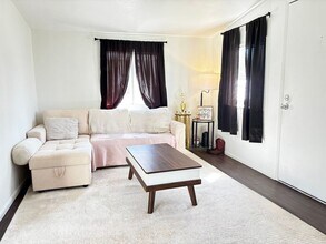 11369 Aster St in Ventura, CA - Building Photo - Building Photo