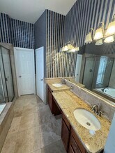 5606 Allen Ln in Rowlett, TX - Foto de edificio - Building Photo