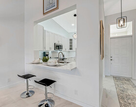 225 Cypress Point Dr in Palm Beach Gardens, FL - Foto de edificio - Building Photo