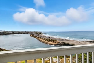 145 Chinquapin Ave in Carlsbad, CA - Building Photo - Building Photo