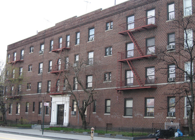 3723 18th Ave in Brooklyn, NY - Foto de edificio - Building Photo