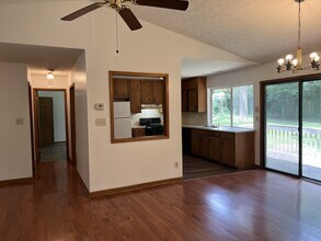2908 N Deshong Rd in Stone Mountain, GA - Building Photo - Building Photo