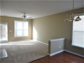 276 Stansbury Ln in Clayton, NC - Foto de edificio - Building Photo