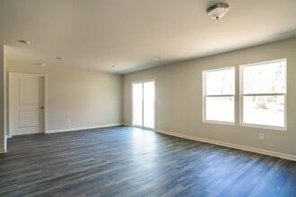 694 Hadley Ct SE in Bolivia, NC - Building Photo - Building Photo