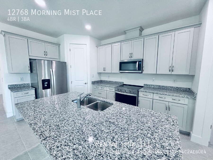 12768 Morning Mist Pl in Venice, FL - Building Photo