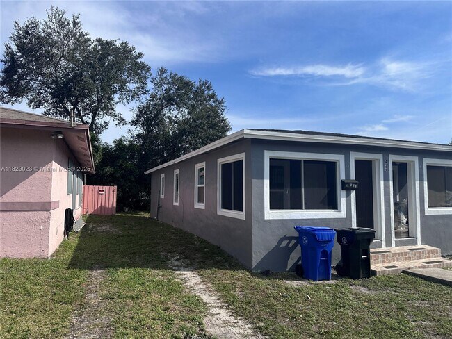 432 NW 17th Ave in Fort Lauderdale, FL - Building Photo - Building Photo
