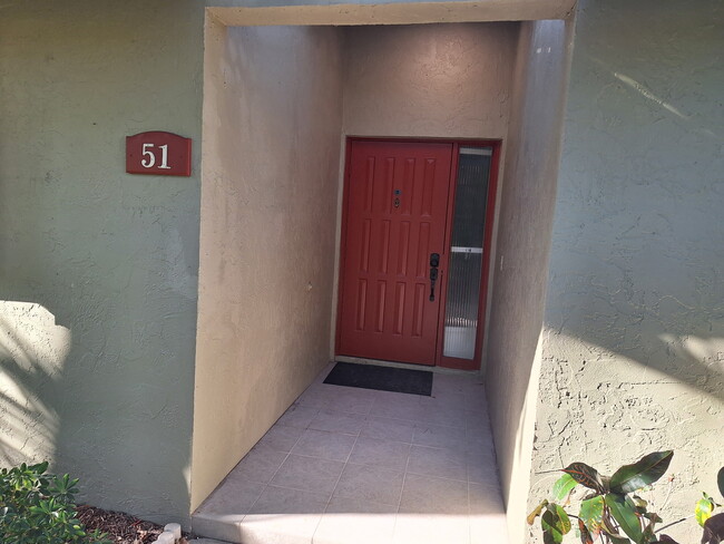 51 Meadows Dr in Boynton Beach, FL - Building Photo - Building Photo