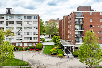 Hammond Park Condominiums in Chestnut Hill, MA - Foto de edificio - Building Photo