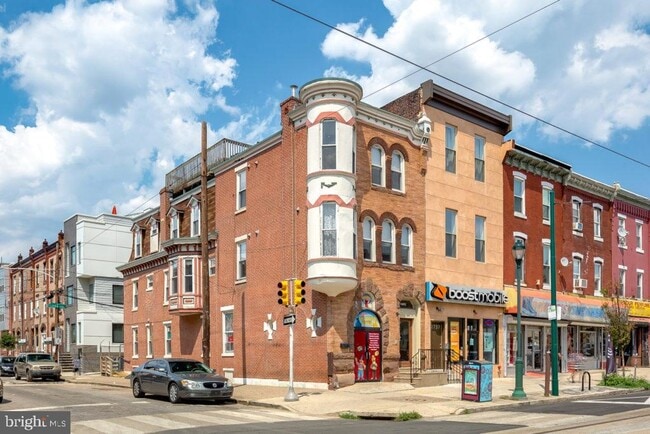 2739 W Girard Ave in Philadelphia, PA - Building Photo - Building Photo
