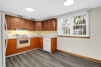 7101 W Foster Pl in Chicago, IL - Building Photo - Building Photo