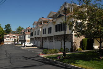 Lion Gate at Caldwell in Caldwell, NJ - Building Photo - Building Photo