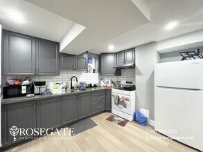 11 Sir David Pl in Brampton, ON - Building Photo - Building Photo