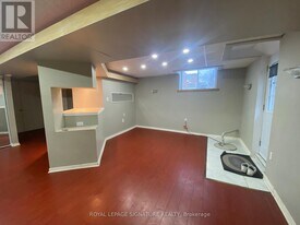 622 Chartwell Ct in Pickering, ON - Building Photo