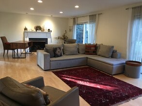 1872 Mission Hills Ln in Northbrook, IL - Building Photo - Building Photo