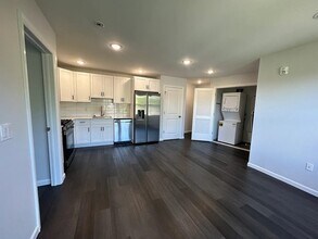 207 Redwood Ave in Paterson, NJ - Building Photo - Building Photo