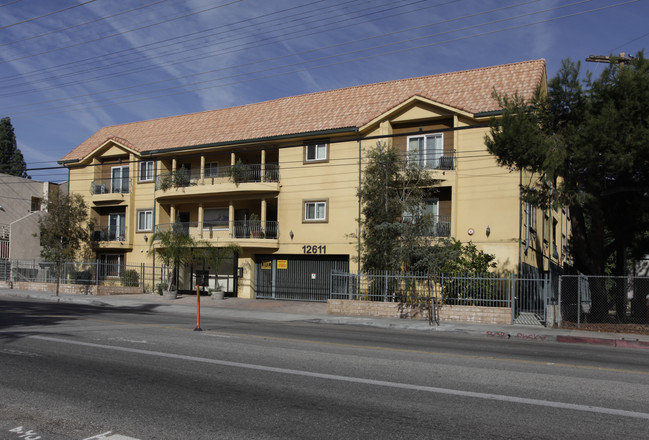 12611 Vanowen St in North Hollywood, CA - Building Photo - Building Photo