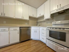 8433 Toledo Ave N in Minneapolis, MN - Building Photo - Building Photo