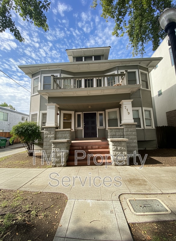 property at 719 19th St