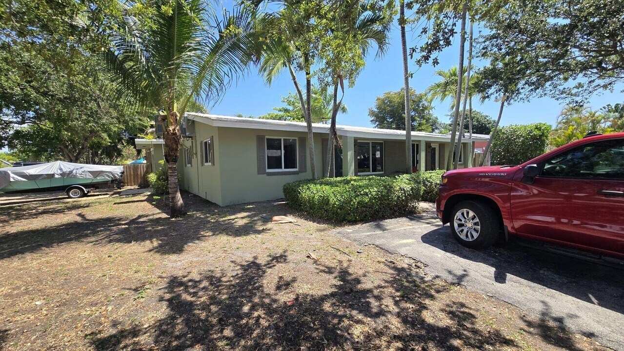 1401 NE 21st St in Wilton Manors, FL - Building Photo