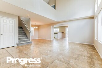 250 W Juniper Ave in Gilbert, AZ - Foto de edificio - Building Photo