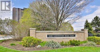 1535 Lakeshore Rd E in Mississauga, ON - Building Photo