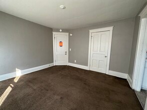 1803 Portage St in Kalamazoo, MI - Building Photo - Building Photo