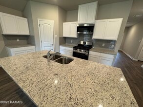 325 White Pine Dr in Lafayette, LA - Building Photo - Building Photo