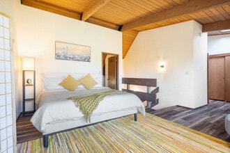 5504 NE 190th St in Kenmore, WA - Building Photo - Building Photo